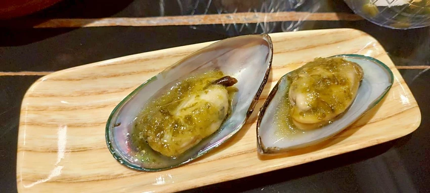 美食｜高雄美食推薦「這間串燒」，最Chill吃到飽 KTV，