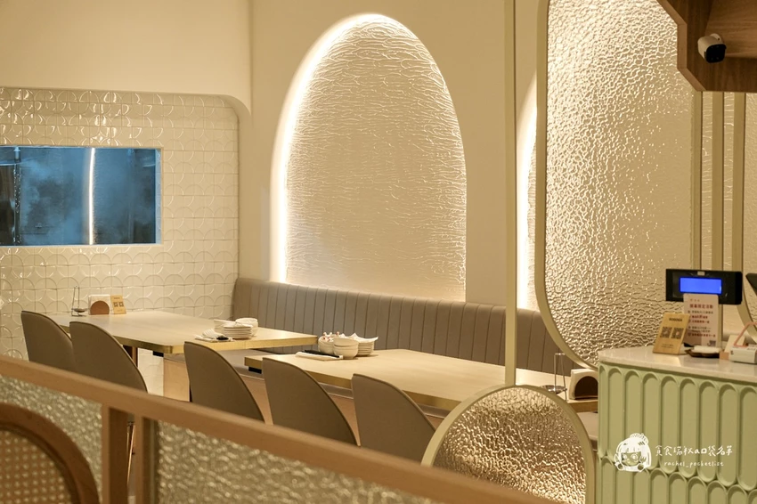 台中南屯｜瓦庫燒肉&不葷主義新品牌，雞湯界愛馬仕！顛覆中菜印象的現代風餐廳｜GOGOGA 極上雞湯 新派中菜...