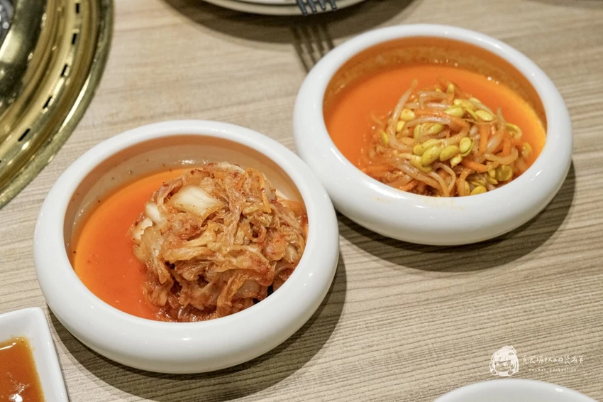 台中必吃燒肉推薦！屋馬燒肉豪華牛小排套餐，海陸盛宴雙人享用超滿足。