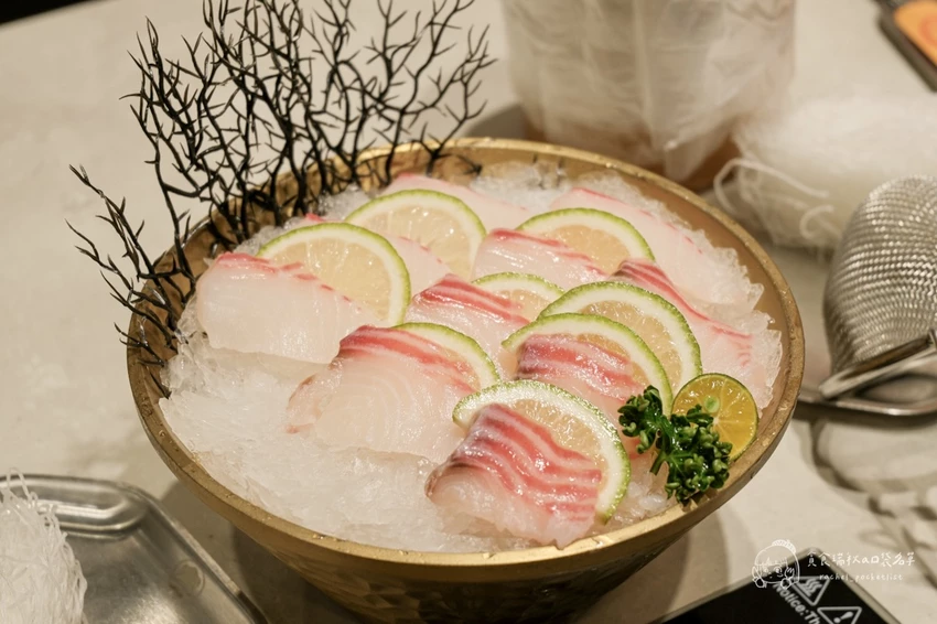 台中南區｜森川丼丼旗下鍋物品牌，雞湯控必收！一鍋入魂的濃郁黃金雞湯底｜金大方職人雞湯鍋物 – 貪食瑞秋a...