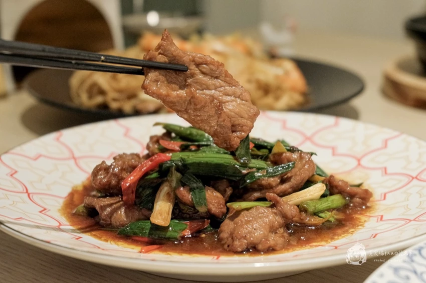 台中南屯｜瓦庫燒肉&不葷主義新品牌，雞湯界愛馬仕！顛覆中菜印象的現代風餐廳｜GOGOGA 極上雞湯 新派中菜...