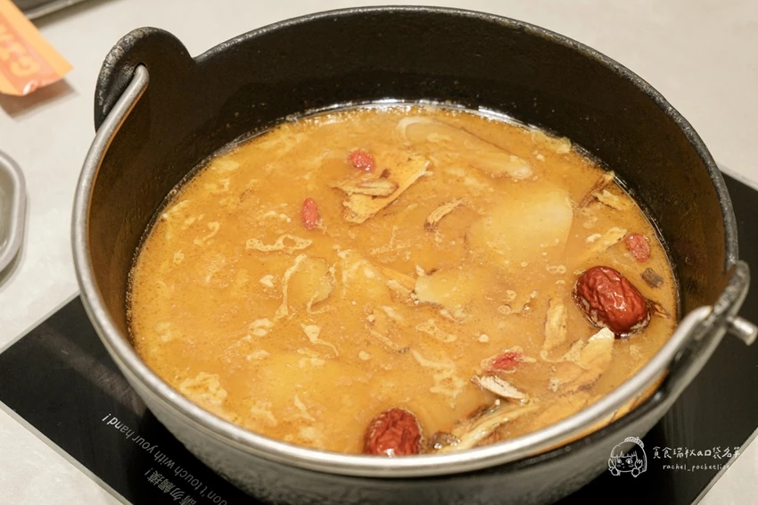 台中南區｜森川丼丼旗下鍋物品牌，雞湯控必收！一鍋入魂的濃郁黃金雞湯底｜金大方職人雞湯鍋物 – 貪食瑞秋a...