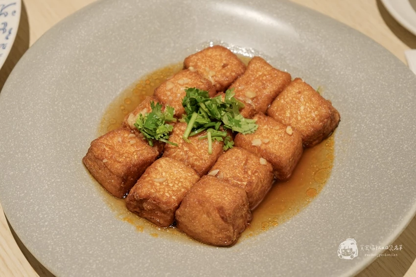 台中南屯｜瓦庫燒肉&不葷主義新品牌，雞湯界愛馬仕！顛覆中菜印象的現代風餐廳｜GOGOGA 極上雞湯 新派中菜...