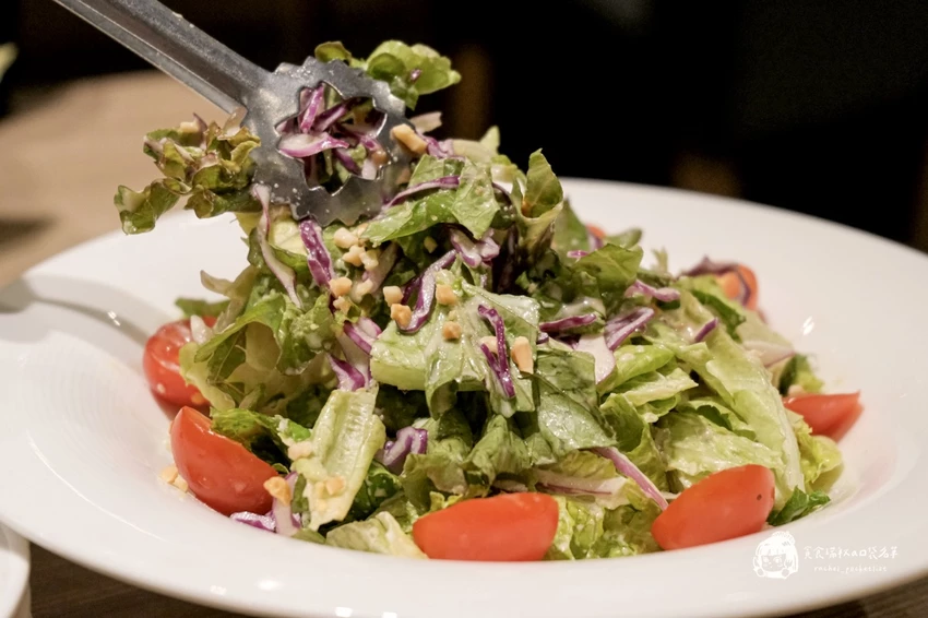 台中必吃燒肉推薦！屋馬燒肉豪華牛小排套餐，海陸盛宴雙人享用超滿足。