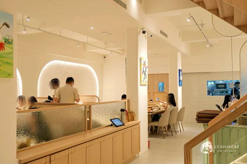 台中南屯｜瓦庫燒肉&不葷主義新品牌，雞湯界愛馬仕！顛覆中菜印象的現代風餐廳｜GOGOGA 極上雞湯 新派中菜...