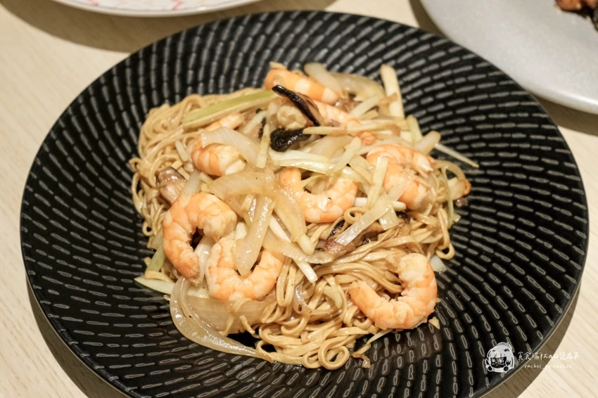 台中南屯｜瓦庫燒肉&不葷主義新品牌，雞湯界愛馬仕！顛覆中菜印象的現代風餐廳｜GOGOGA 極上雞湯 新派中菜...