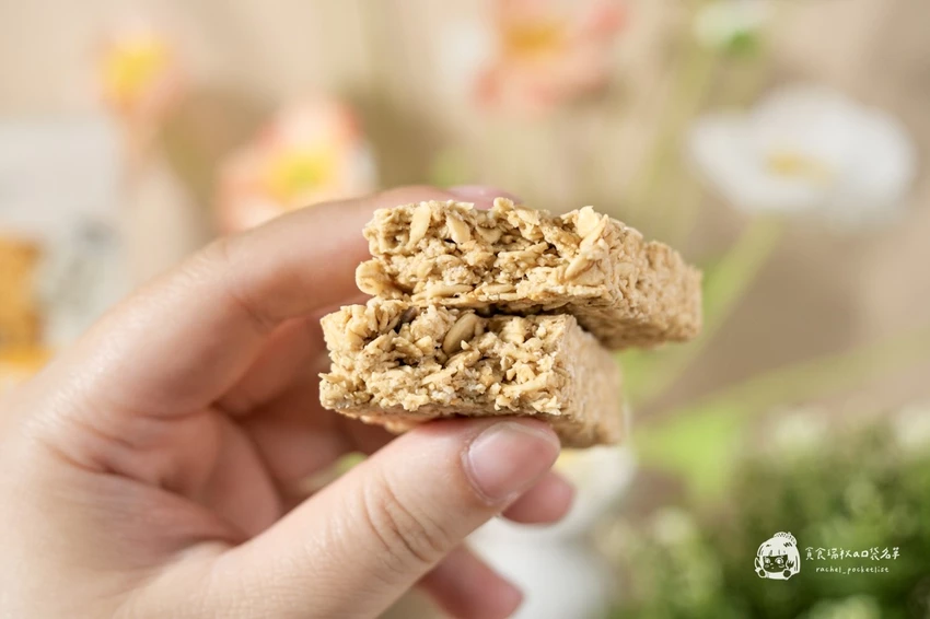 超商美食｜全家新口味燕麥棒評價｜飲控也能安心吃！「高纖脆燕麥棒」胡椒鹹蛋黃&五香海苔鹹口系新風味｜宴...