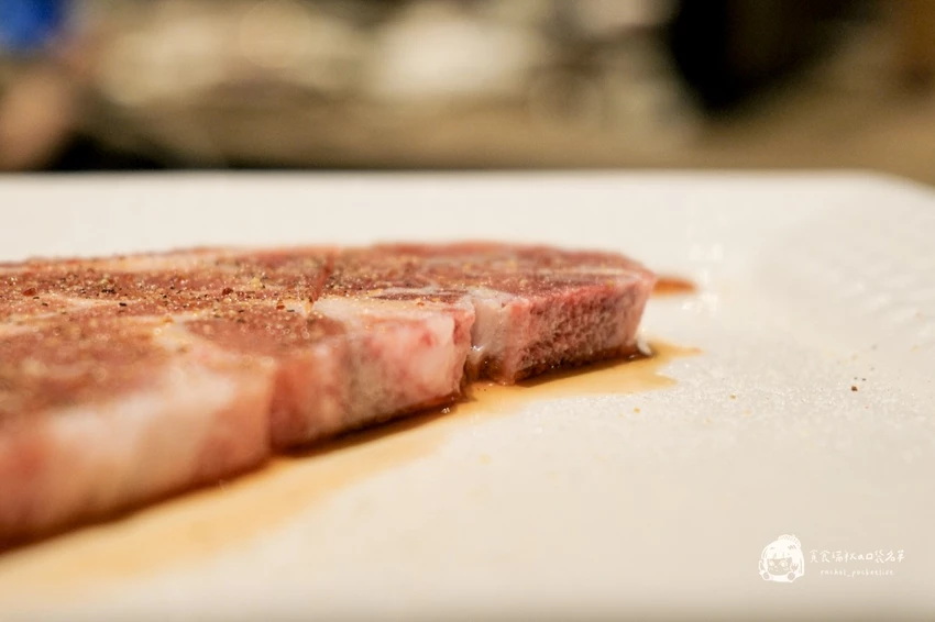 台中必吃燒肉推薦！屋馬燒肉豪華牛小排套餐，海陸盛宴雙人享用超滿足。