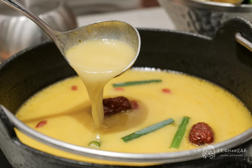 台中南區｜森川丼丼旗下鍋物品牌，雞湯控必收！一鍋入魂的濃郁黃金雞湯底｜金大方職人雞湯鍋物 – 貪食瑞秋a...