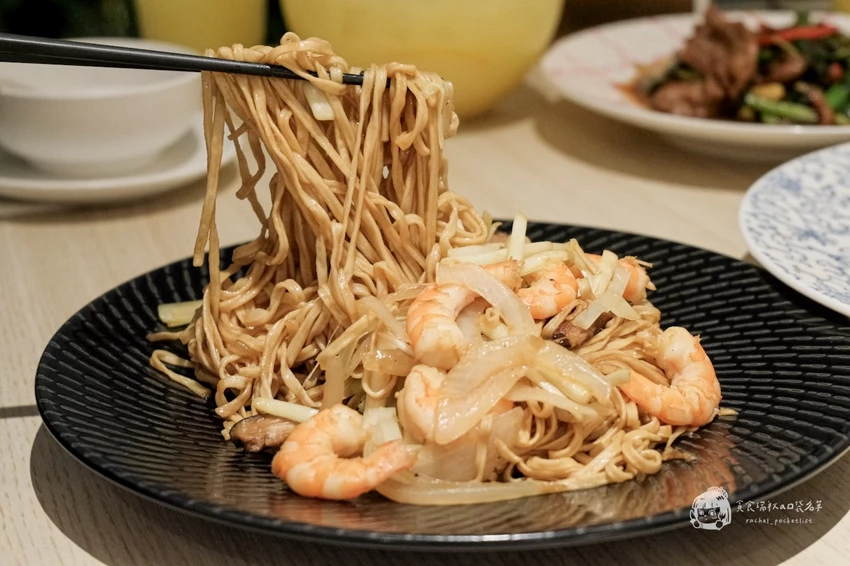 台中南屯｜瓦庫燒肉&不葷主義新品牌，雞湯界愛馬仕！顛覆中菜印象的現代風餐廳｜GOGOGA 極上雞湯 新派中菜...