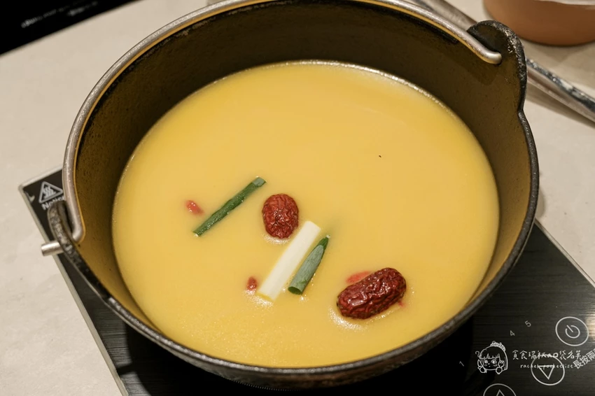 台中南區｜森川丼丼旗下鍋物品牌，雞湯控必收！一鍋入魂的濃郁黃金雞湯底｜金大方職人雞湯鍋物 – 貪食瑞秋a...