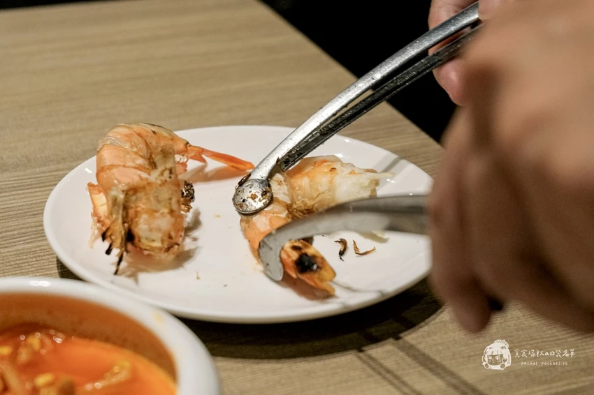 台中必吃燒肉推薦！屋馬燒肉豪華牛小排套餐，海陸盛宴雙人享用超滿足。