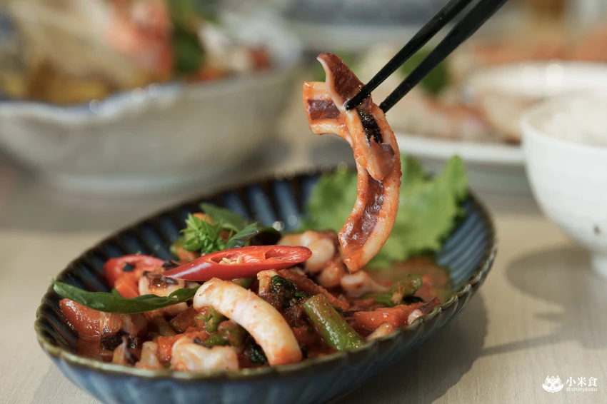 MeMeThai蜜蜜泰泰式餐廳｜泰泰們好料上桌摟，北屯家庭聚餐，2025台中泰式餐廳推薦 – 小米食