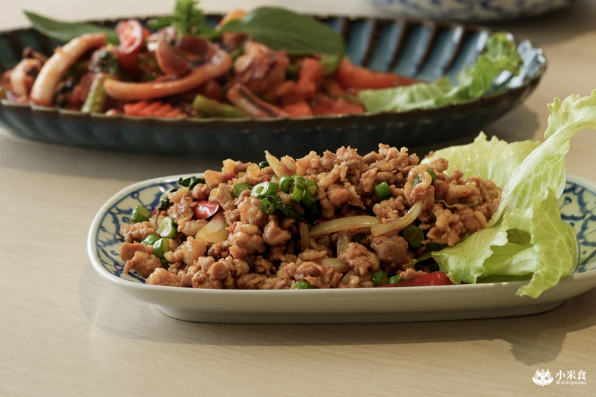 MeMeThai蜜蜜泰泰式餐廳｜泰泰們好料上桌摟，北屯家庭聚餐，2025台中泰式餐廳推薦 – 小米食