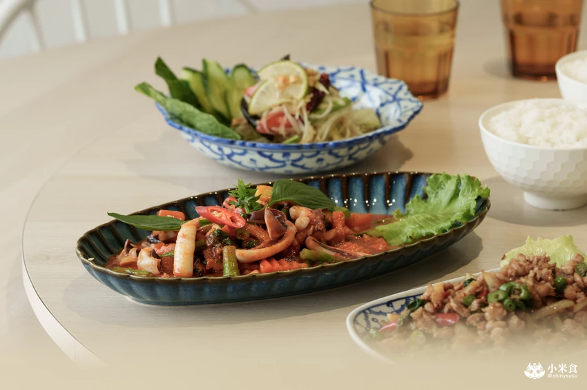 MeMeThai蜜蜜泰泰式餐廳｜泰泰們好料上桌摟，北屯家庭聚餐，2025台中泰式餐廳推薦 – 小米食