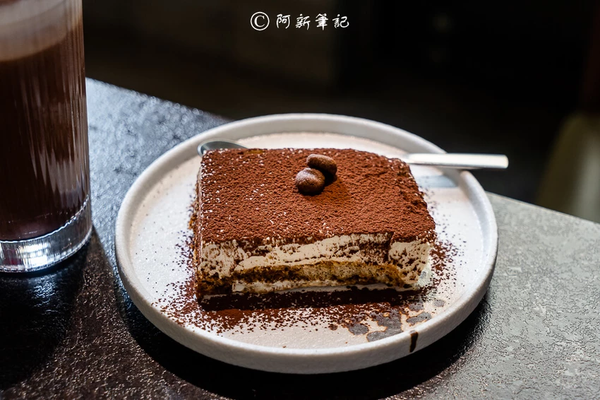 台中車站早午餐必訪！老宅咖啡館舒肥鴨胸與義大利麵道道是主打。