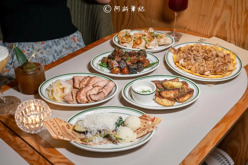 台中勤美超低調特色酒吧！Petit Petit約會餐廳，氛圍神秘調酒創新。