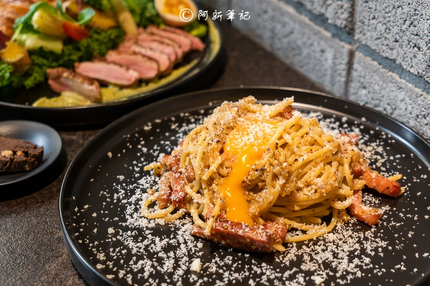 台中車站早午餐必訪！老宅咖啡館舒肥鴨胸與義大利麵道道是主打。