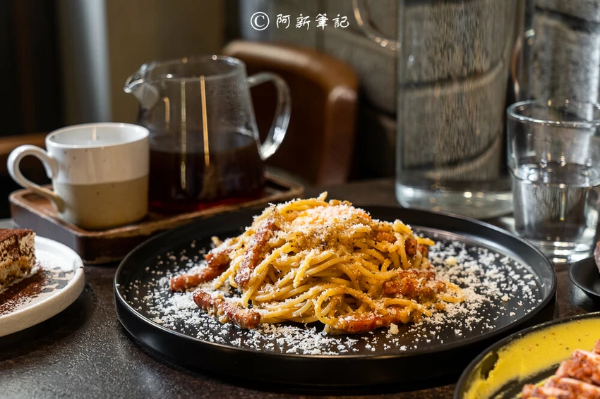 台中車站早午餐必訪！老宅咖啡館舒肥鴨胸與義大利麵道道是主打。