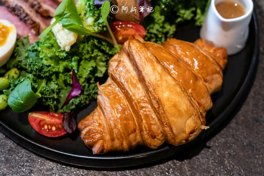 台中車站早午餐必訪！老宅咖啡館舒肥鴨胸與義大利麵道道是主打。