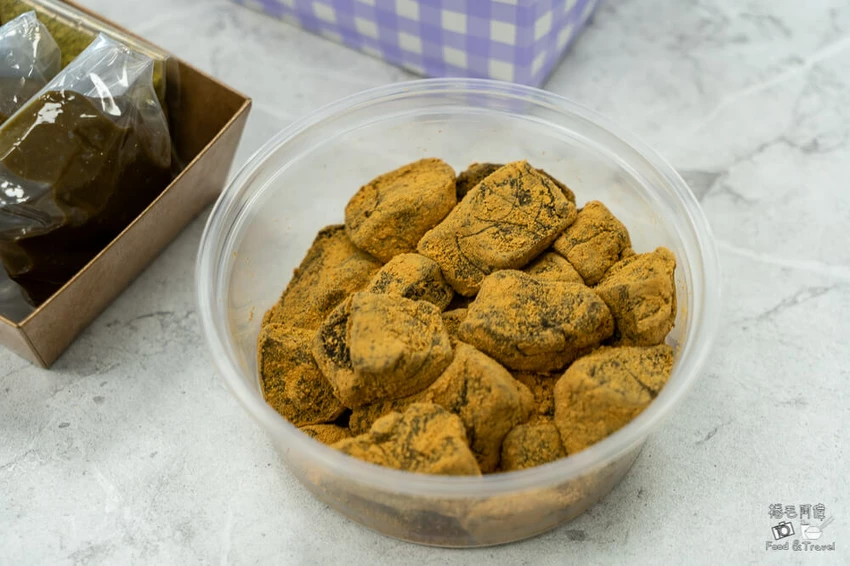 宜蘭麻糬再加一!李阿桶麻糬每日現包麻糬內餡飽滿,必買宜蘭排隊伴手禮。