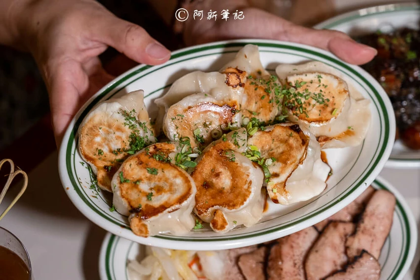 台中勤美超低調特色酒吧！Petit Petit約會餐廳，氛圍神秘調酒創新。