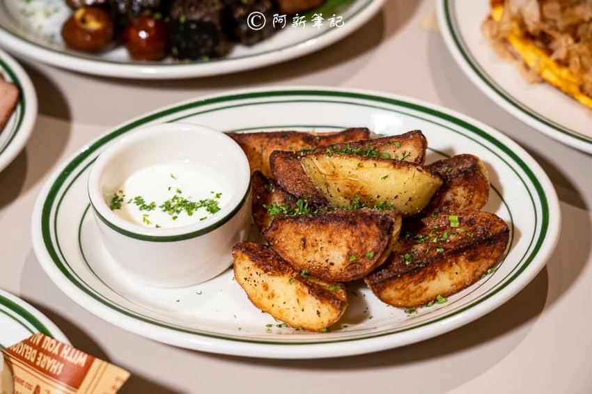 台中勤美超低調特色酒吧！Petit Petit約會餐廳，氛圍神秘調酒創新。