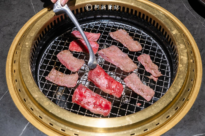 彰化燒肉脂本燒肉超犯規!必點30CM幻切牛舌,A5和牛入口即化。