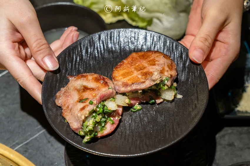 彰化燒肉脂本燒肉超犯規!必點30CM幻切牛舌,A5和牛入口即化。