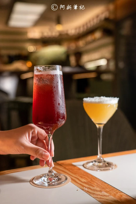 台中勤美超低調特色酒吧！Petit Petit約會餐廳，氛圍神秘調酒創新。