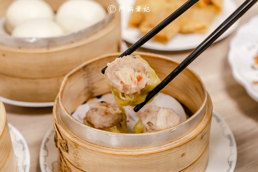 台中南屯美食新指標！五星飯店主廚掌杓，平價港式點心熱炒超值選。