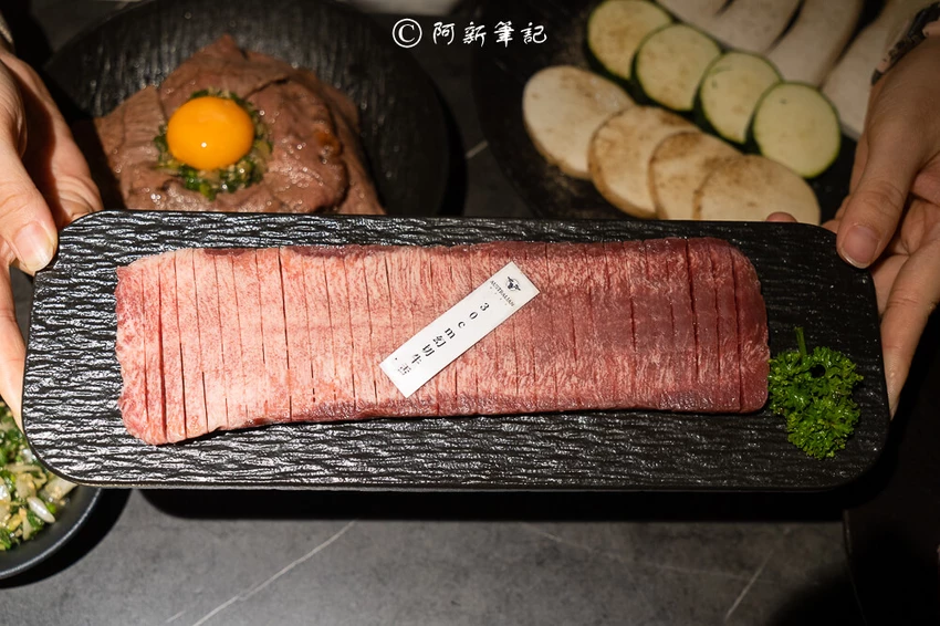 彰化燒肉脂本燒肉超犯規!必點30CM幻切牛舌,A5和牛入口即化。