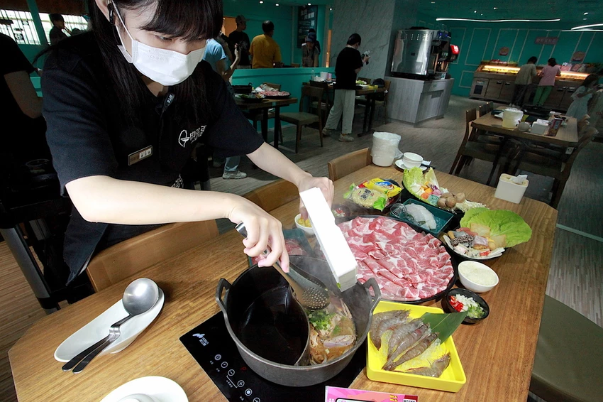 肉多多火鍋－台南新光中山店