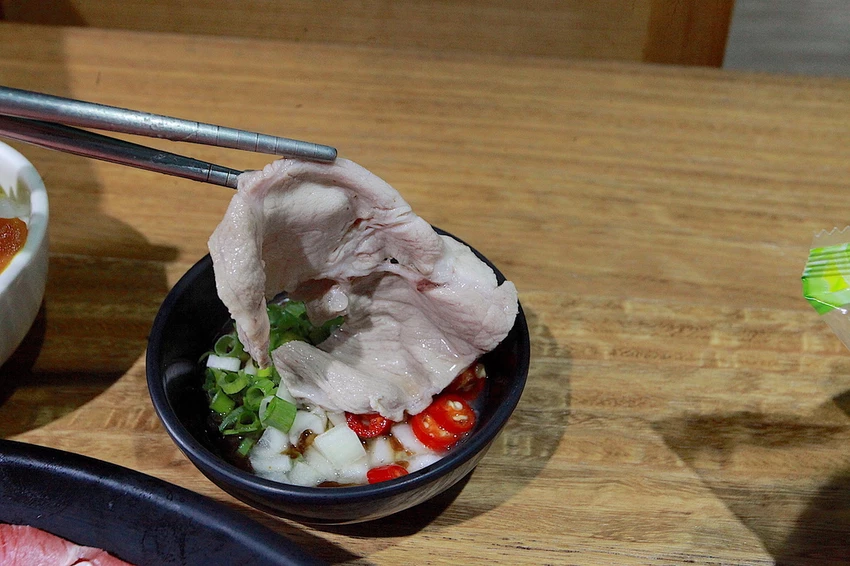 肉多多火鍋－台南新光中山店