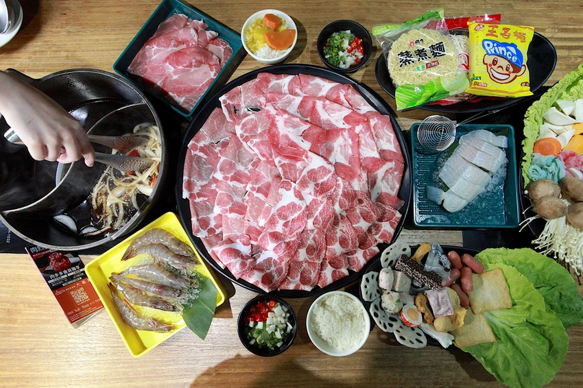 肉多多火鍋－台南新光中山店
