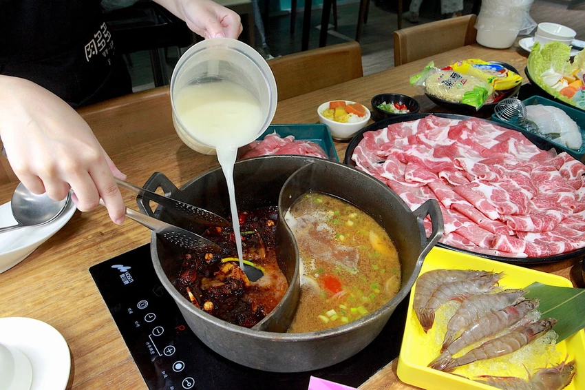 肉多多火鍋－台南新光中山店