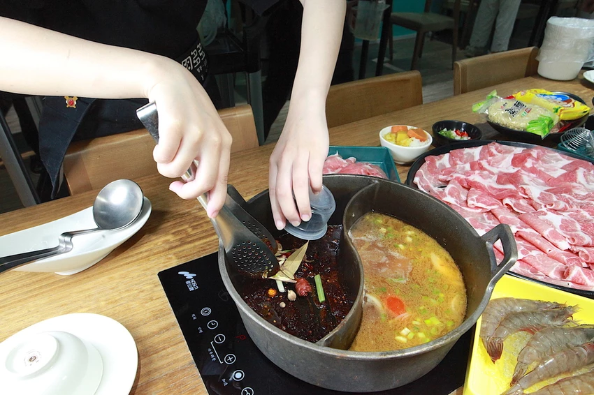 肉多多火鍋－台南新光中山店