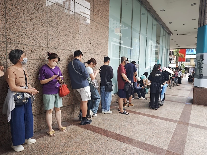 吃。台南市。美食|中西區 。「肉多多火鍋－台南新光中山店」網