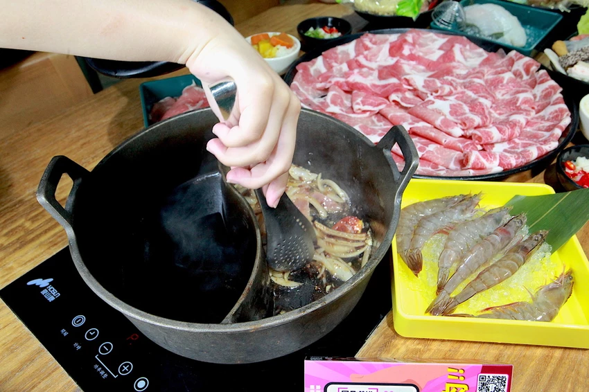 肉多多火鍋－台南新光中山店