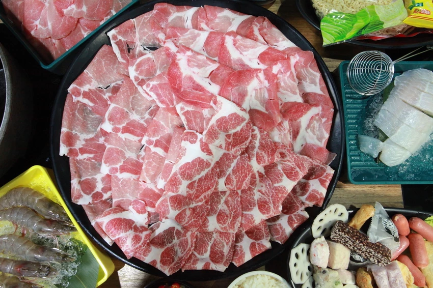 肉多多火鍋－台南新光中山店