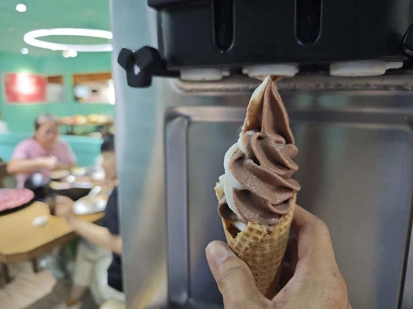 吃。台南市。美食|中西區 。「肉多多火鍋－台南新光中山店」網