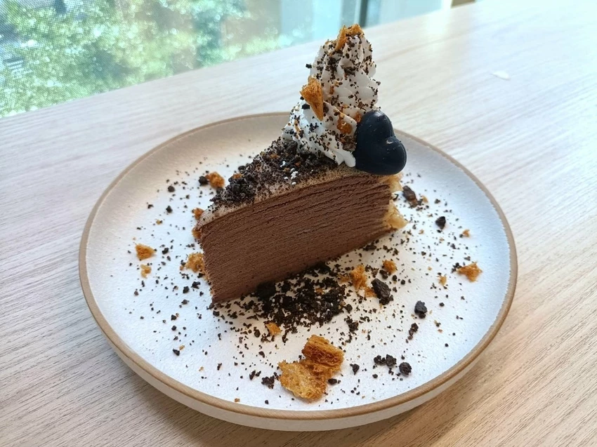 台北西門町人氣美食!樂野食現烤薄餅披薩,清炒義大利麵香氣十足超美味。