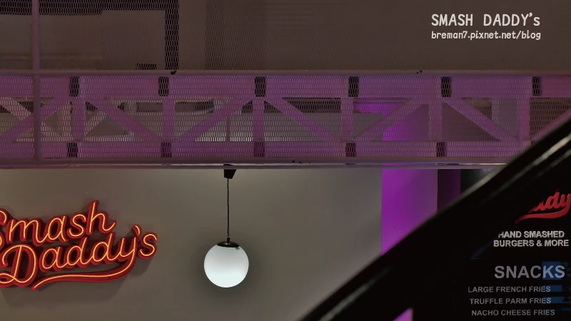 《泰國清邁自由行》Smash Daddy’s Burgers CNX│粉紅可愛風美式復古漢堡店