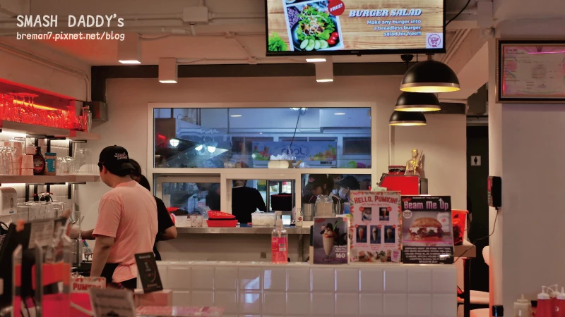 《泰國清邁自由行》Smash Daddy’s Burgers CNX│粉紅可愛風美式復古漢堡店