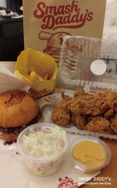 《泰國清邁自由行》Smash Daddy’s Burgers CNX│粉紅可愛風美式復古漢堡店