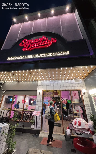 《泰國清邁自由行》Smash Daddy’s Burgers CNX│粉紅可愛風美式復古漢堡店