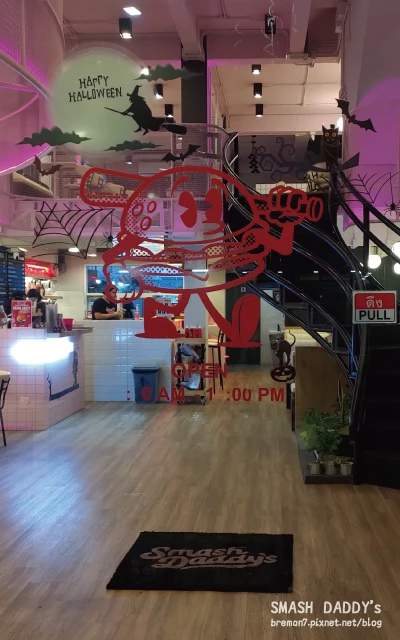 《泰國清邁自由行》Smash Daddy’s Burgers CNX│粉紅可愛風美式復古漢堡店