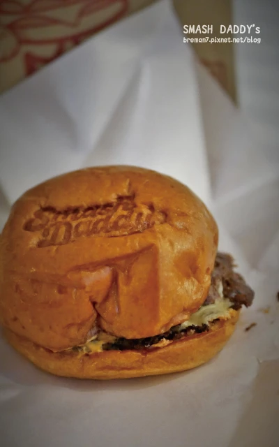 《泰國清邁自由行》Smash Daddy’s Burgers CNX│粉紅可愛風美式復古漢堡店