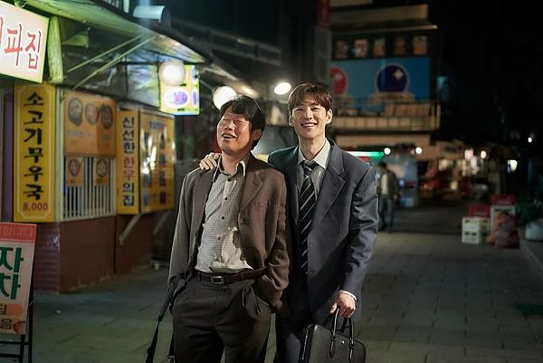 「電影首映」本週二部強檔，#捍衛天使 基努李維變身「凡人天使