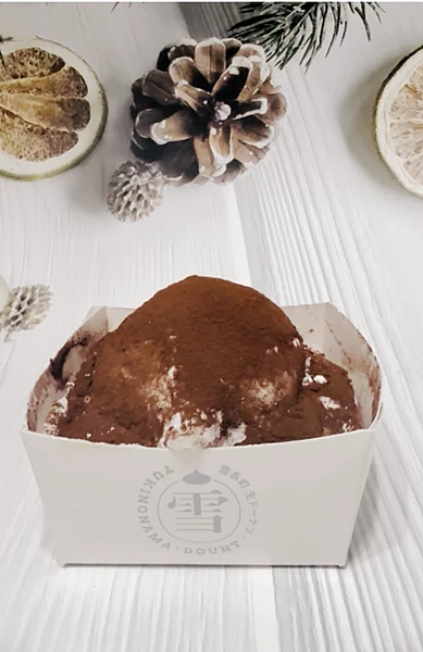 【台北甜點】柔軟的魔法降臨，雪系町萬聖節限定【生甜甜圈】禮盒